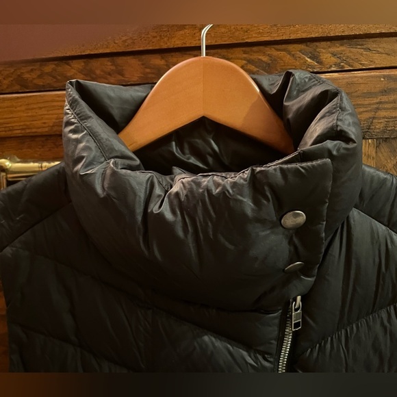 Patagonia Women’s Down Puffer Vest Jacket Black Diagonal Full Zip Size Medium - Picture 9 of 11